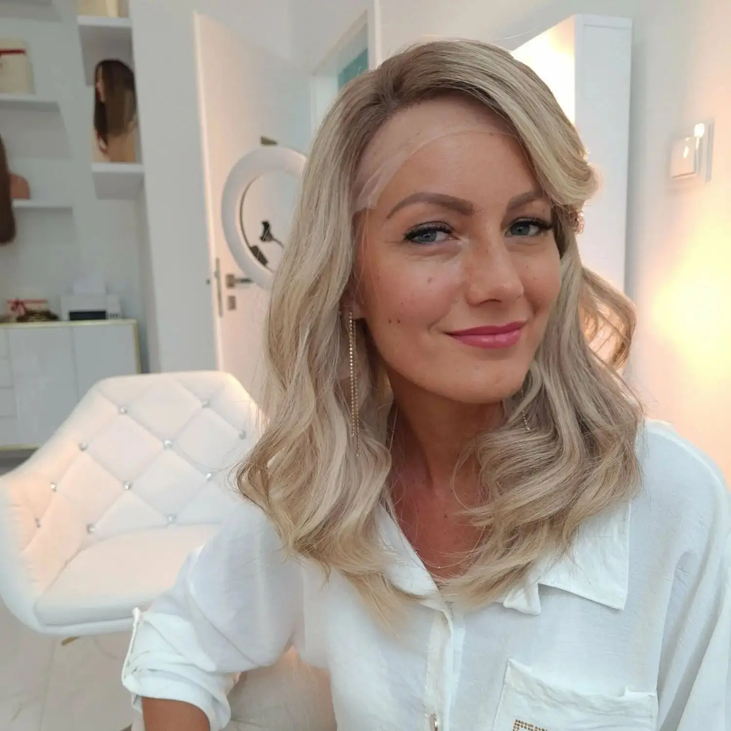 

Реалистичный вид Объемная волна Смешанный парик 13x4 Ombre Светло-русый кружевной фронтальный парик Термостойкий женский подарочный парик Ежедневное использование для косплея