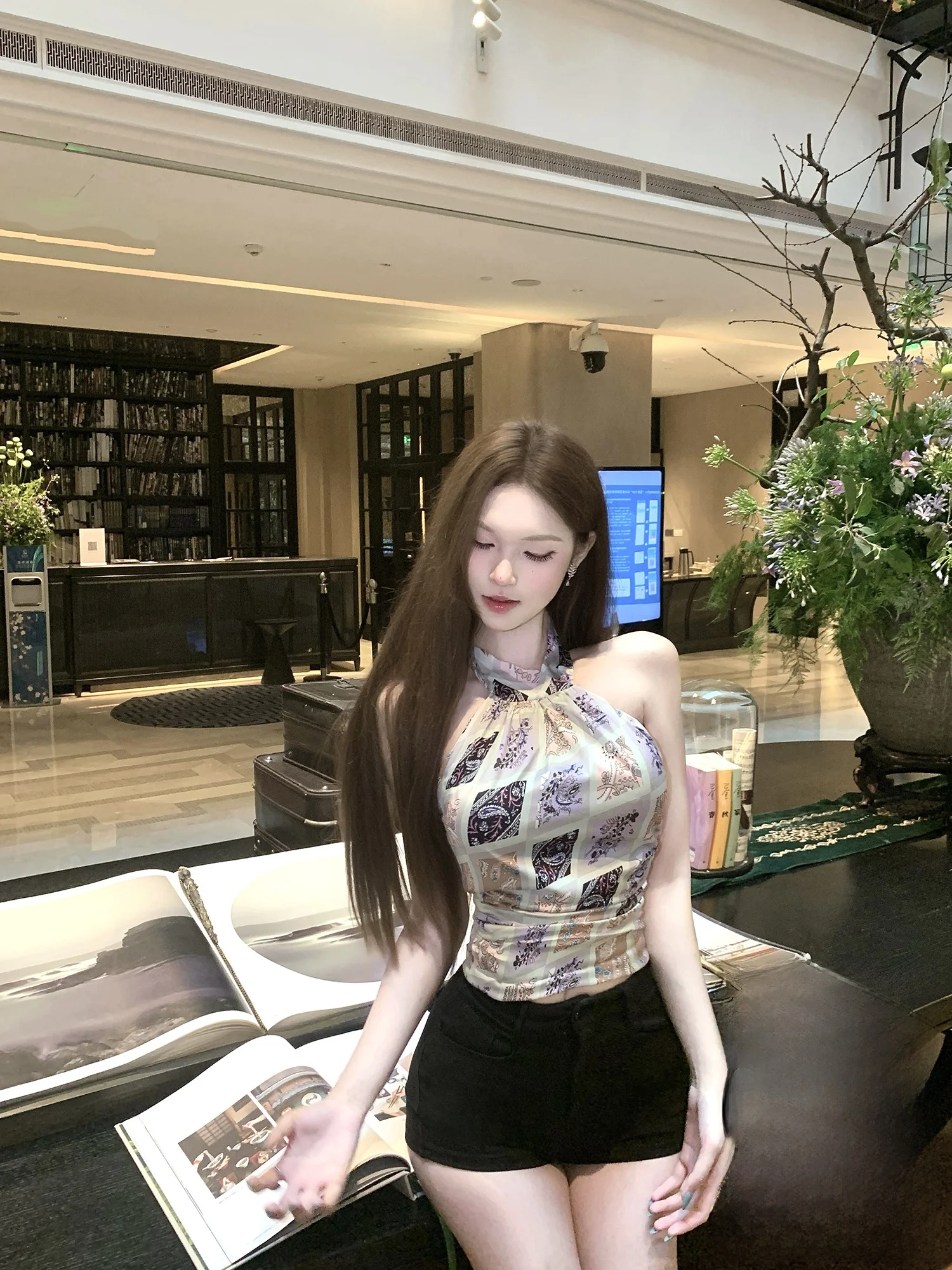 

Женский летний модный топ Kubiliv с принтом, драпировкой на талии и перекрестными бретелями, цельный, для повседневной носки, китайского производства