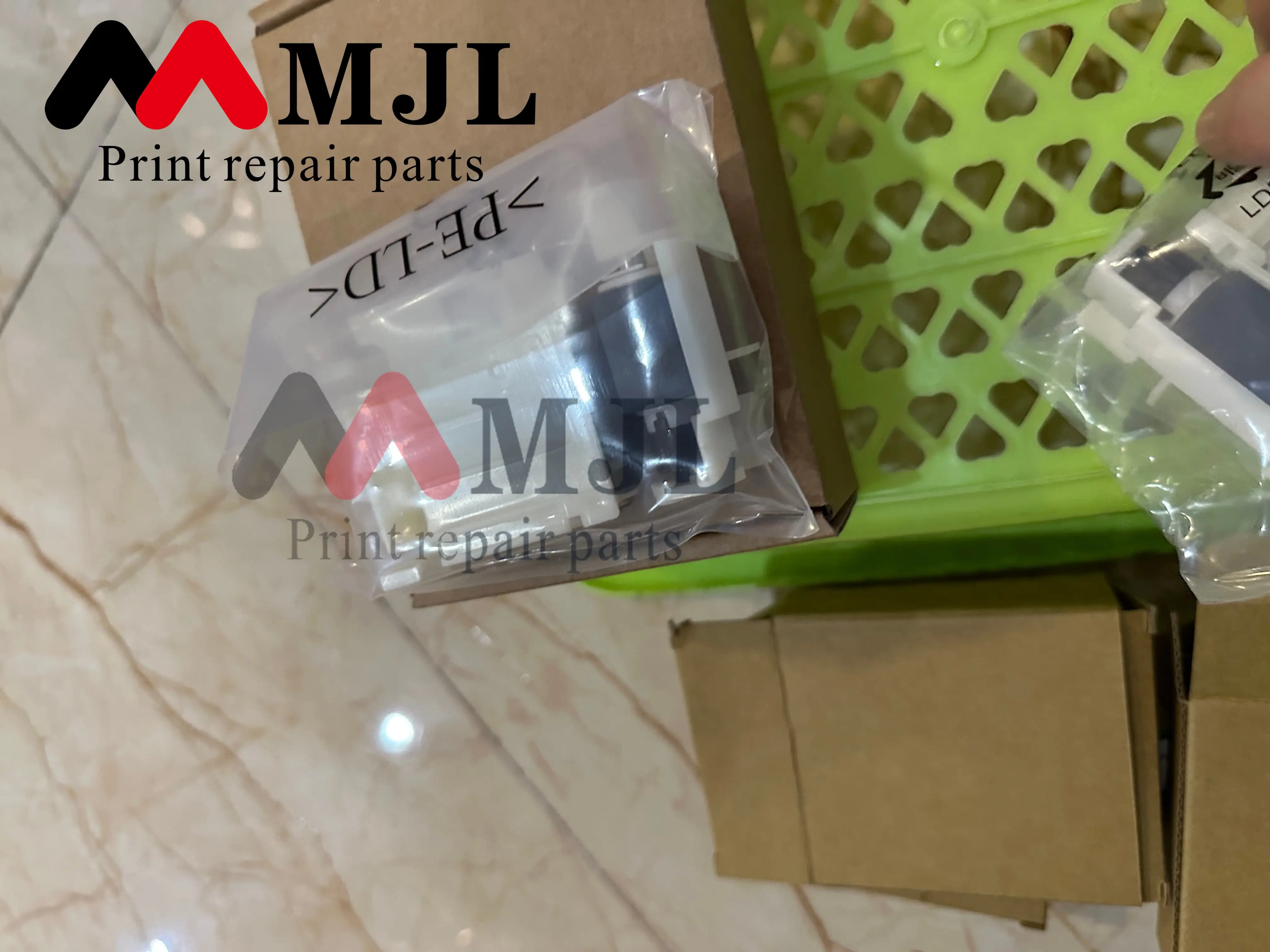 

Комплект из 5 роликов захвата бумаги для EPSON WF C529R C579R C5210 C5290 C5299 C5710 C5790 M5298 M5299 ET-8700