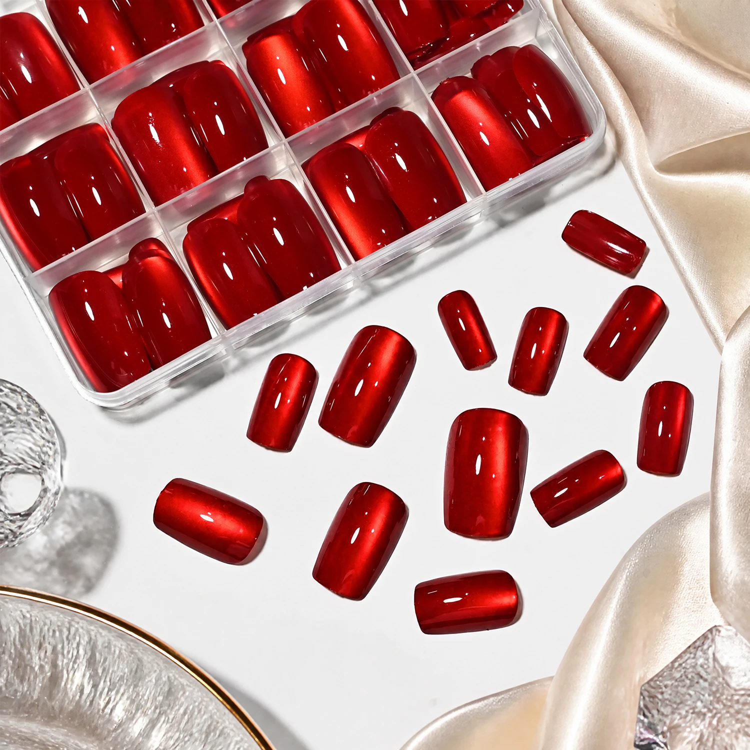 144Pcs Ruby Red Cat Eye Press On Nails Glossy Medium Short Square Fake Nails for Holiday Party Xmas Valentine False Fingertips T