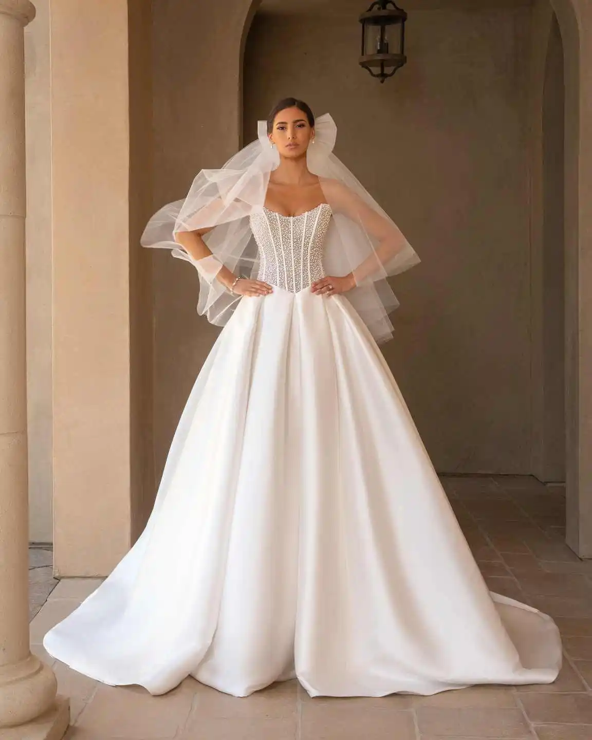 Elegant Wedding Dress New Sweetheart Shine Crystal Bridal Dress Satin Brush Train Gowns Robe Vestido De Noiva Size Customized