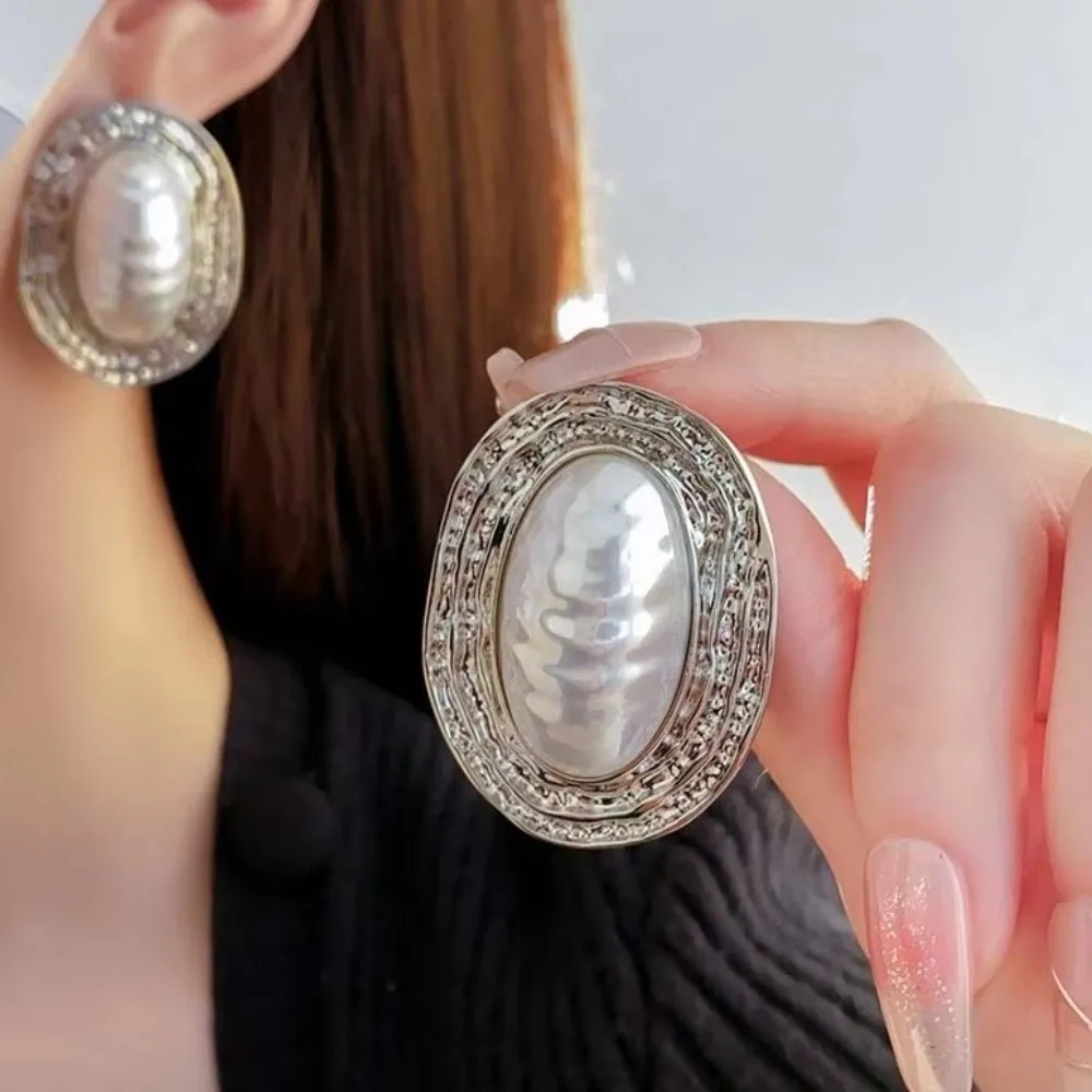 Imitation Oval Metal Pearl Earrings Gold Ruffled Stripes Large Stud Earrings Alloy Vintage Geometric Exaggerated Earrings