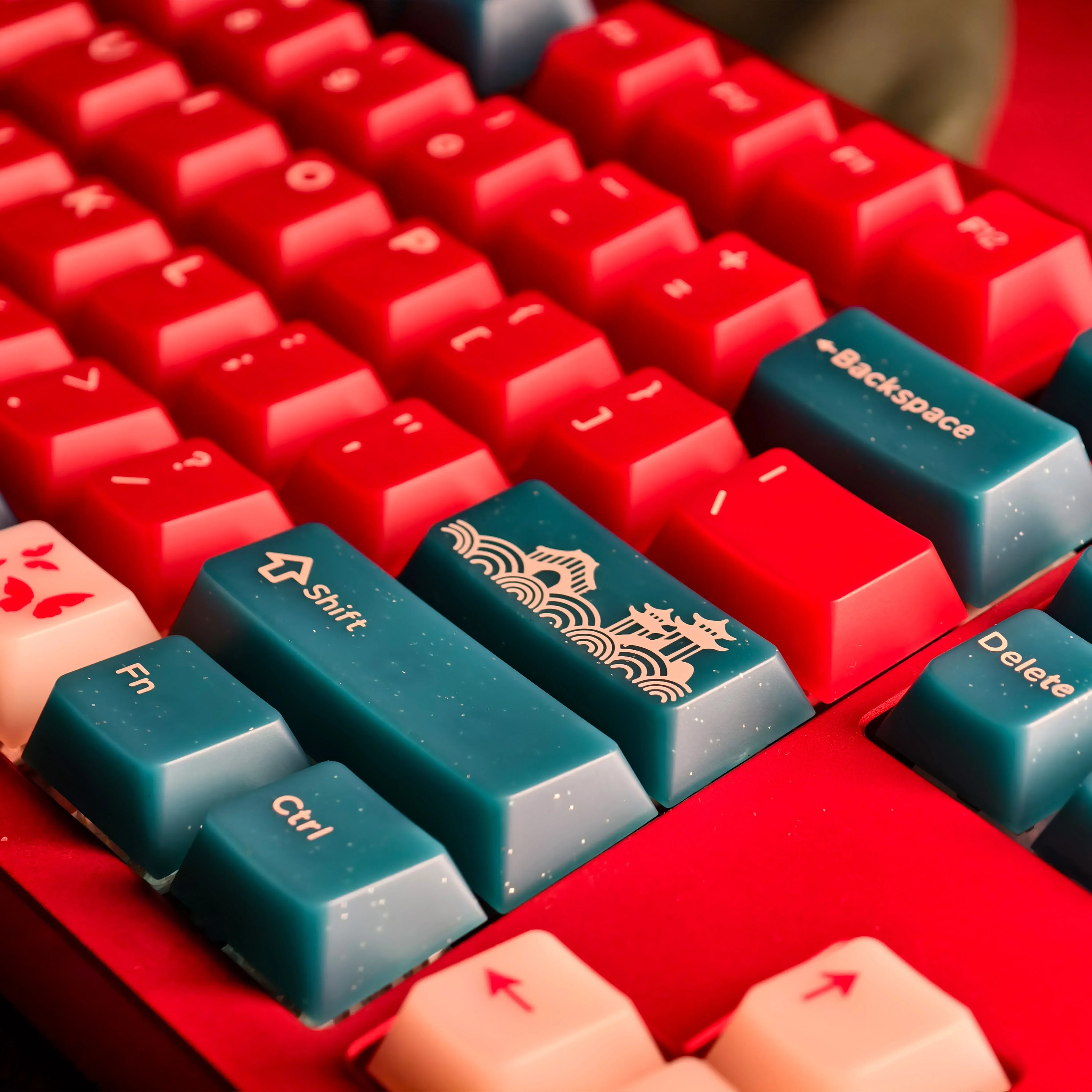 

Nephrite red bean keycap is engraved through fog, the original 178-key mechanical keyboard cap is a full set of personality