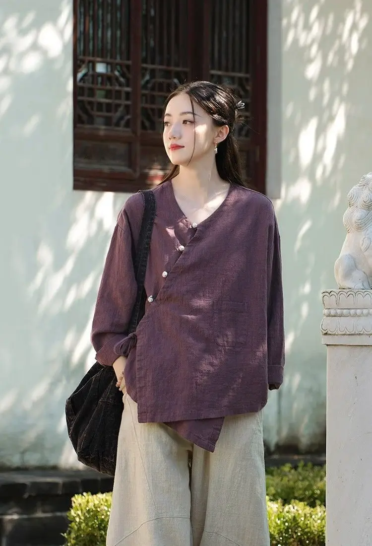 Neue chinesische Damenbekleidung: Locker geschnittenes Retro-Hemd mit schrägem Kragen, literarischer Retro-Cardigan aus Baumwolle und Leinen, Zen-Tea-Jacke – Detail 19