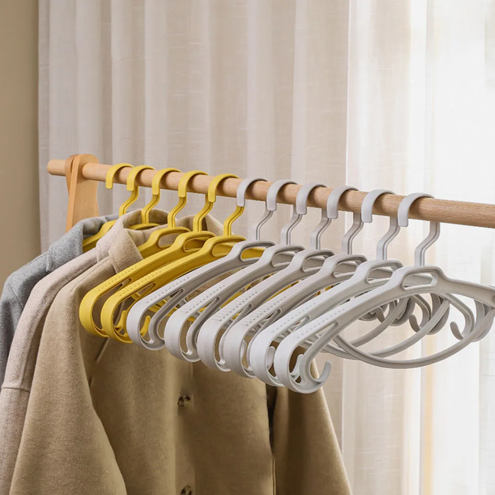 

4 Pcs Non slip Heavy Duty Plastic Clothes Hangers for Closet Storage Drying Long Lasting Premium Material Lightweight