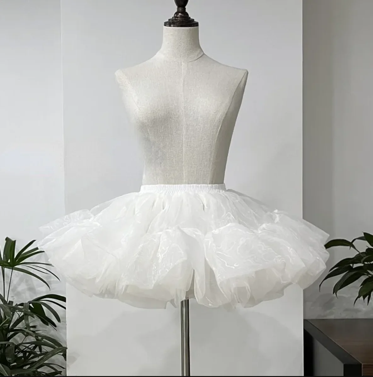 Fashionable Black Four Layers Puffy Petticoat Women's Mesh Skirt Party Performance Skirt image 4