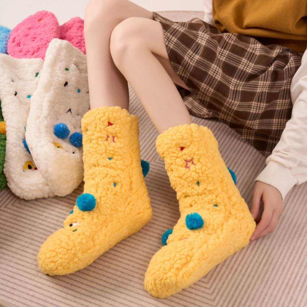 Calzini per pantofole con animali Calzini da pavimento antiscivolo Kawaii Calzini da pavimento in cashmere di agnello Adorabili per il sonno del pavimento dei bambini