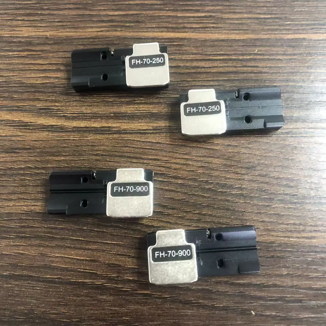 

Single Fiber Holder FH-70-250 FH-70-900 For Fusion Splicer FSM-80S 87S FSM-22S 21S FSM-60S FSM-38S FSM-70S FSM-50R 60R 70R 88R