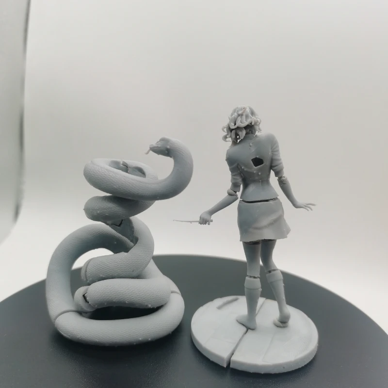 Figura in resina in scala 1/24 Ragazza magica e serpente Kit modello assemblato Statua Giocattolo di stampa 3D smontato e non verniciato