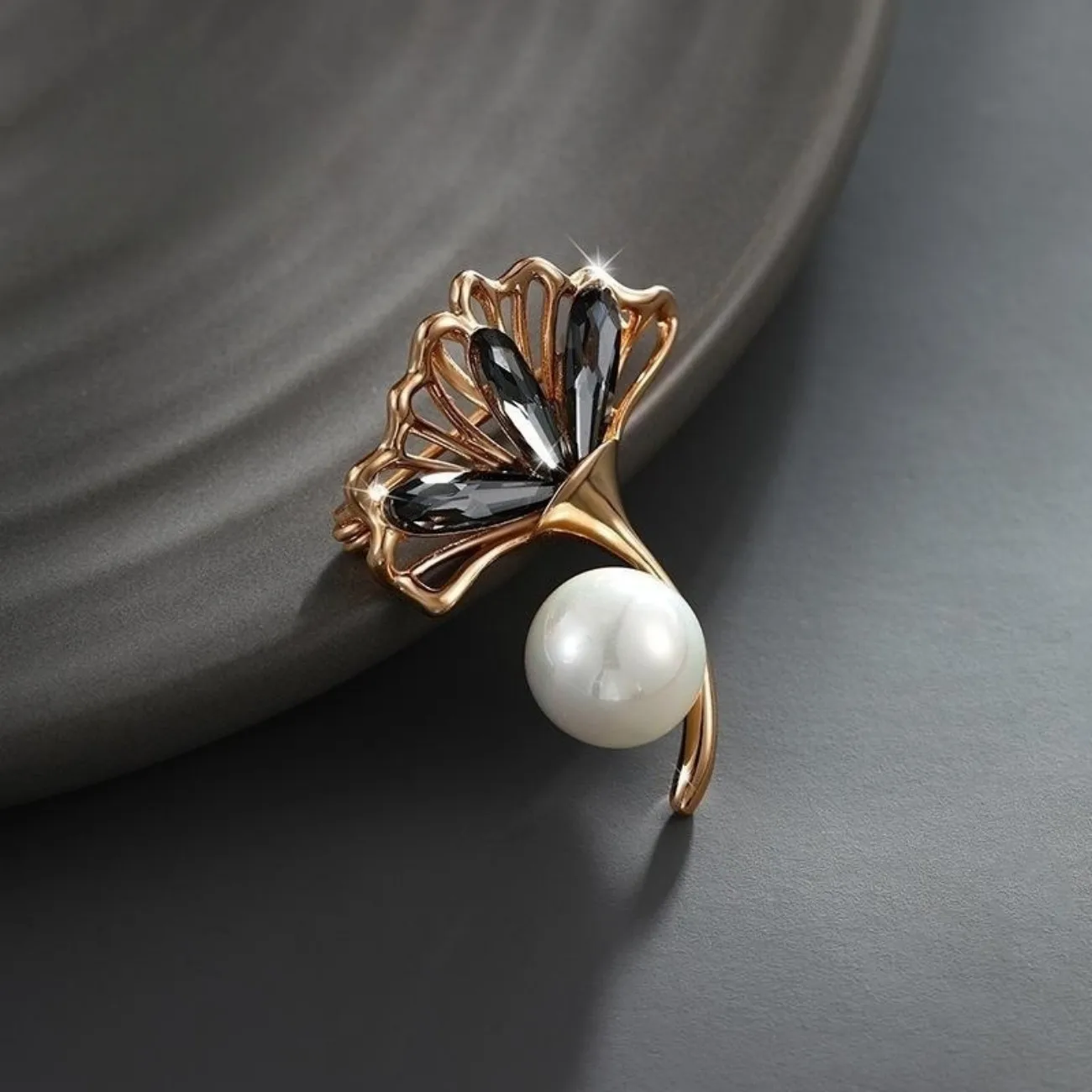 Bouquet Crystal Brooch Women's Advanced Sense Exquisite Dress Corsage Pearl Temperament Fashion Pin