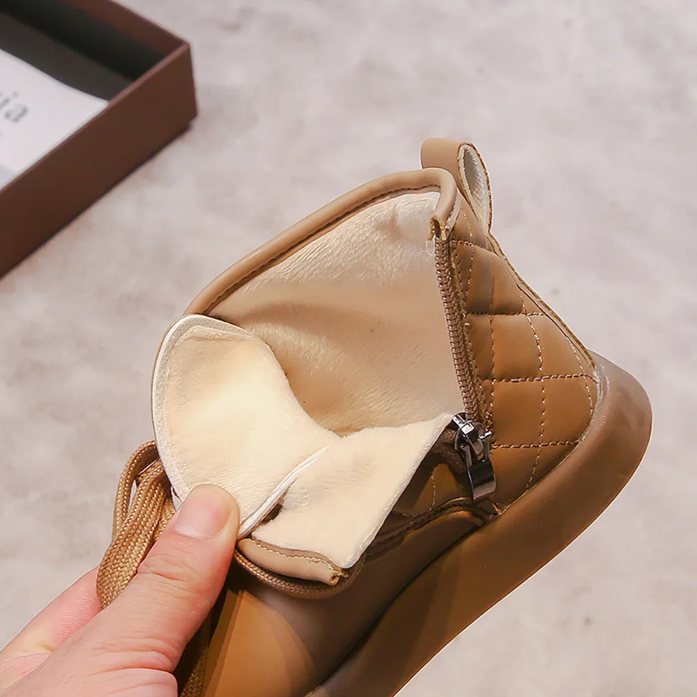 بو الجلود أحذية الشتاء للأطفال الاتجاه أزياء الأطفال أفخم الأحذية سميكة الدافئة أحذية قطنية للبنين بنات المخملية الأحذية الدافئة