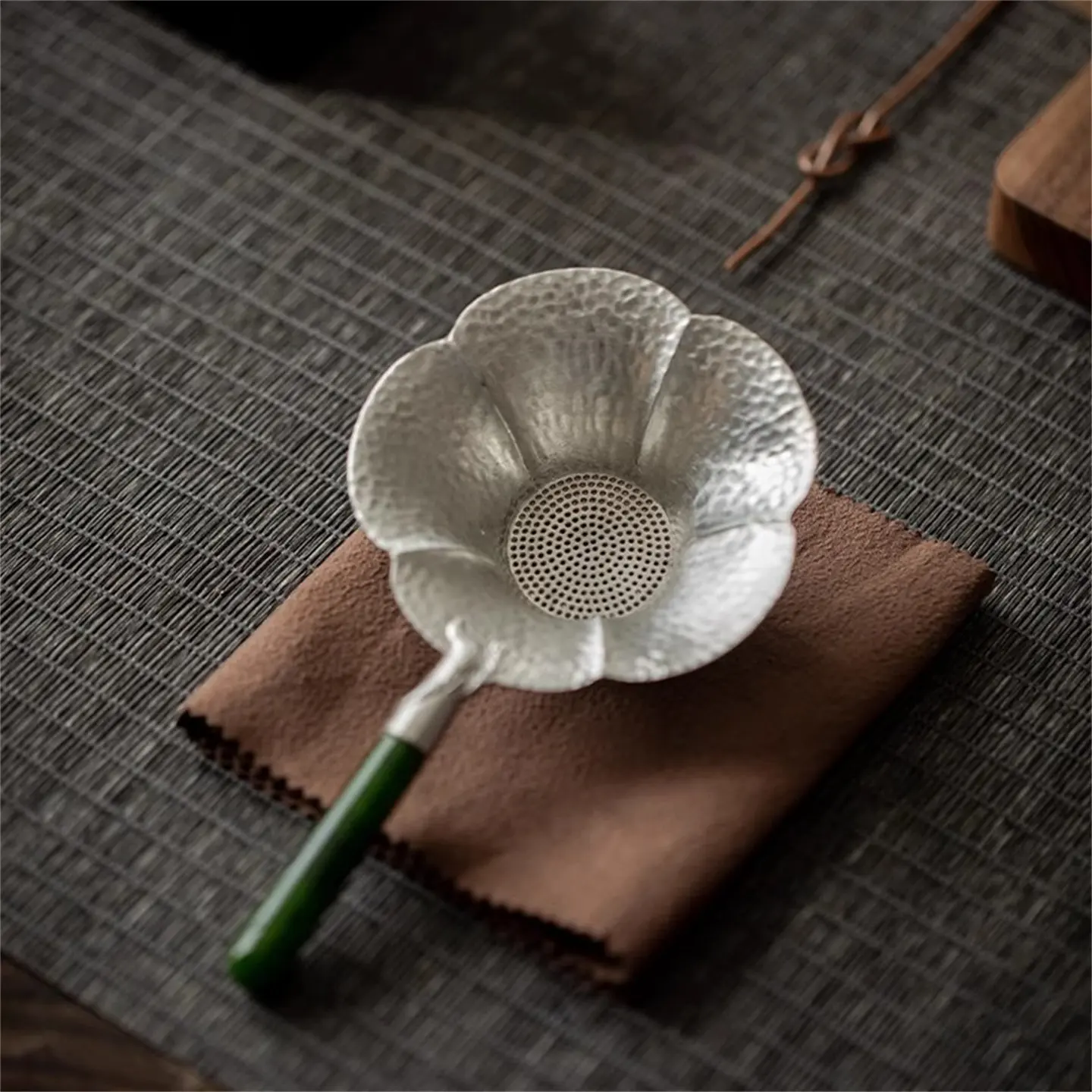 

CX hand tin tea leak jade handle kung fu tea set accessories