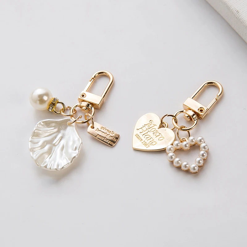 

Women Girls Heart Shell Pendant Keychain Fashion Elegant Letter Label Imitation Pearls Key Chain Handbag Hanging Pendant Keyring