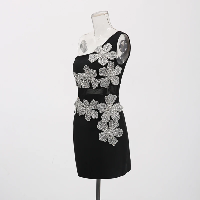 TWOTWINSTYLE solidne wyszczuplające łączone sukienki z aplikacjami dla kobiet ukośny kołnierzyk bez rękawów patchworkowa przezroczysta sukienka odzież damska