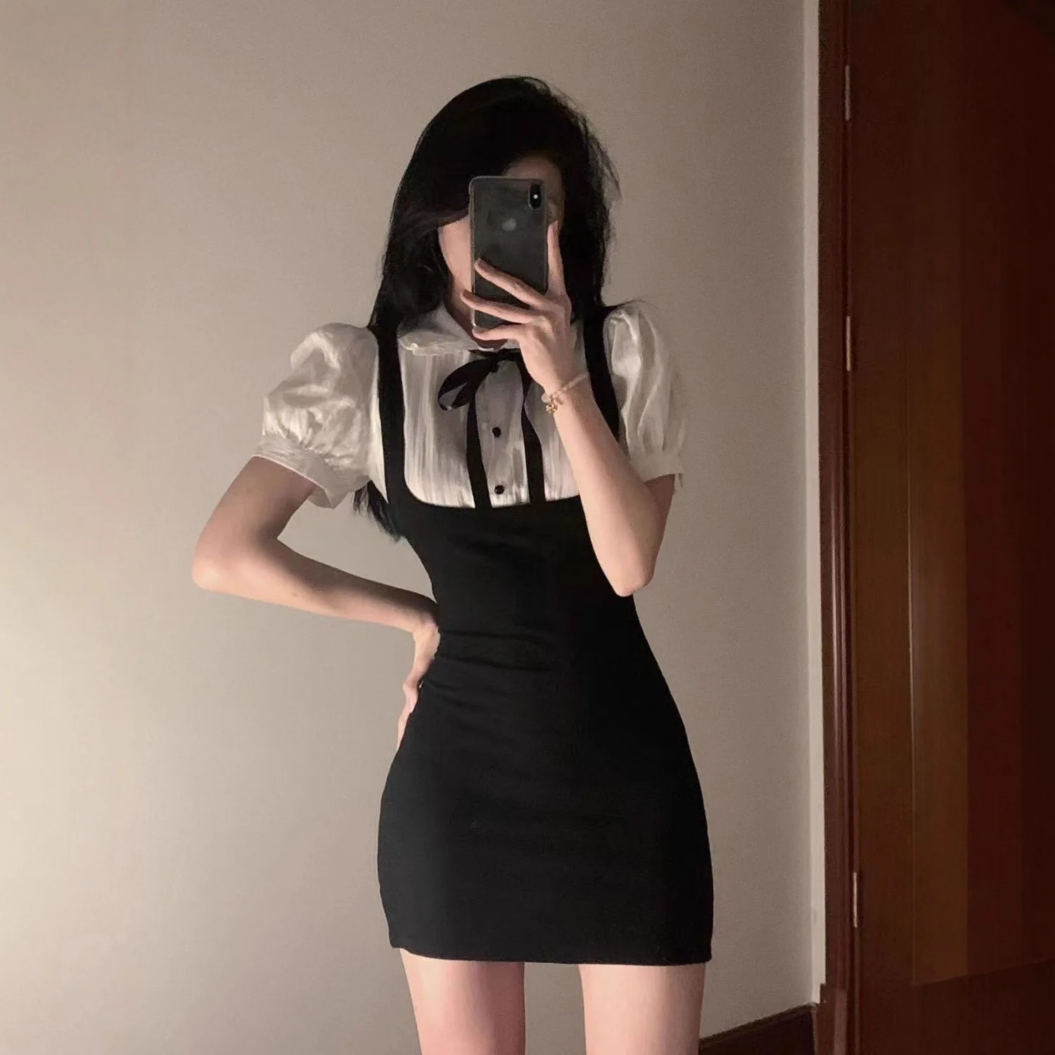 Fashionable Velvet Dress Women's V-neck Slimming Midi Skirt Autumn Winter New Style Elegant Ladylike Long Sleeve Dress