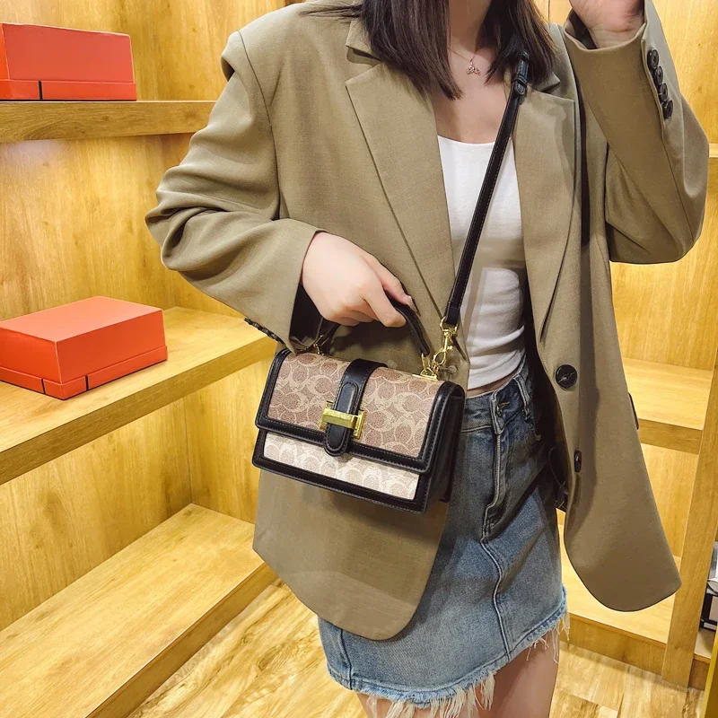 

Women's Elegant Leather Shoulder Bag Luxury Crossbody Handbag Classic Fashion Designer Tote For Everyday Outfits