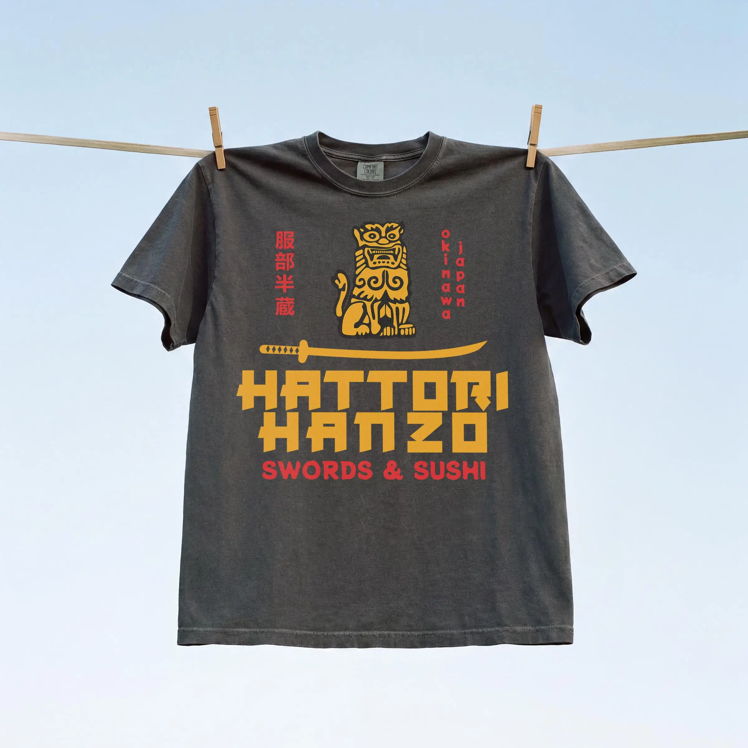 camiseta-com-logotipo-hattori-hanzo-camiseta-grafica-japonesa-com-espadas-samurai-de-tarantino