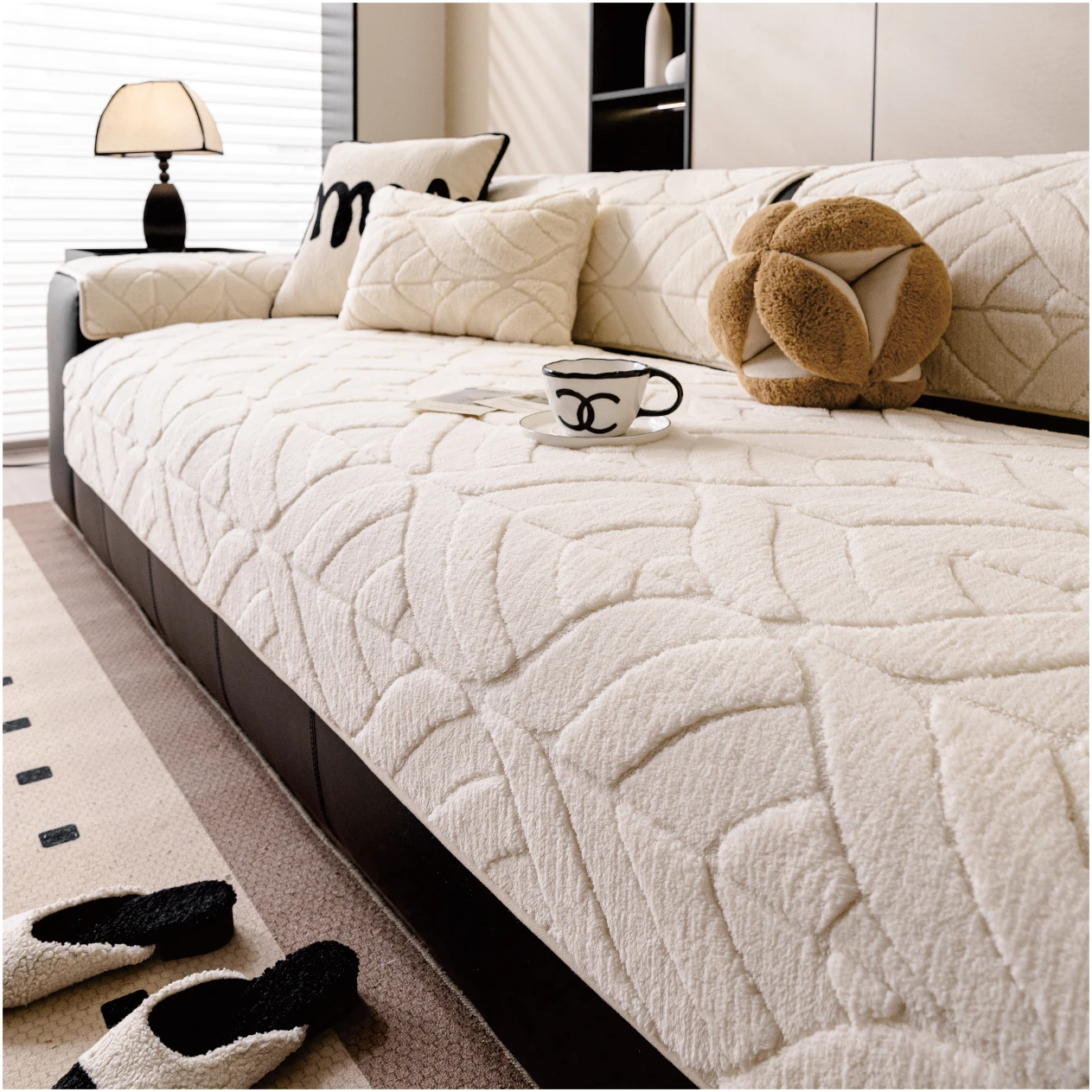Plush Anti‑Cat Scratch Sofa Cushion Pad Wear‑Resistant Non‑Slip Sofa Mat Removable Couch Furniture Protector