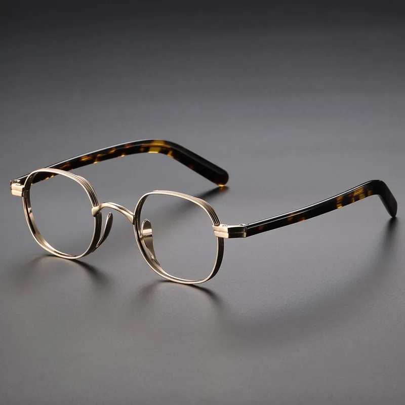 

The Small-framed Metal Glasses Frame Retro Trendy Style Can Be Paired with Anti-blue Light Men with Myopia Due To Degree Change