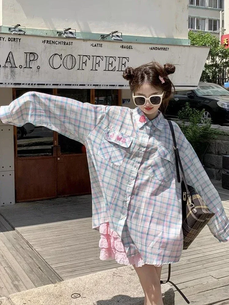 ヴィンテージ甘いチェック柄シャツ女性のためのプレッピースタイル愛刺繍エレガントなブラウスカジュアル長袖韓国女性カミーサトップス