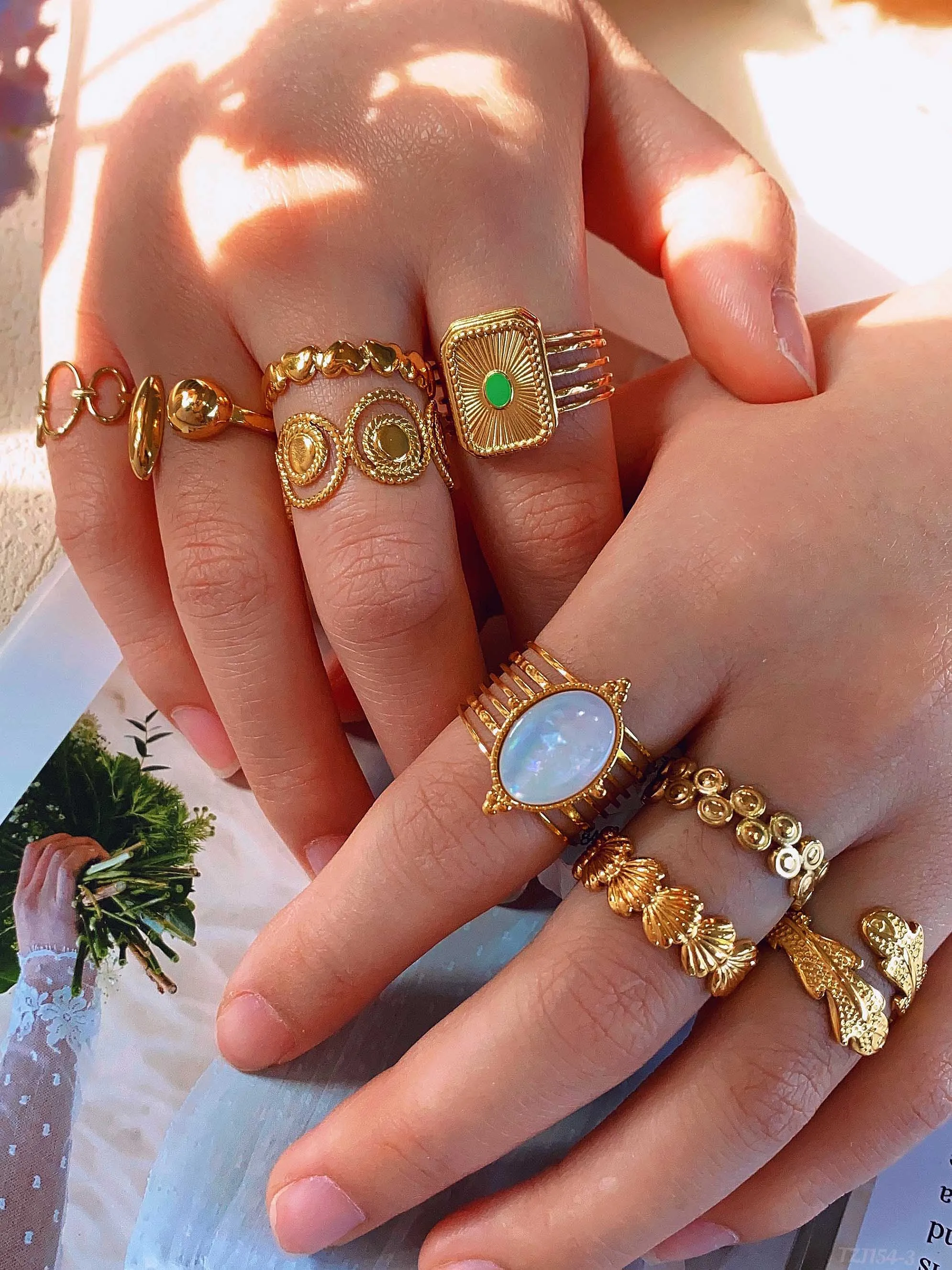 Vintage-Mode-Edelstahl-vergoldeter Ring mit verstellbarer Öffnung, natürliches geometrisches Vintage-Herz für Damen-Schmuckgeschenk