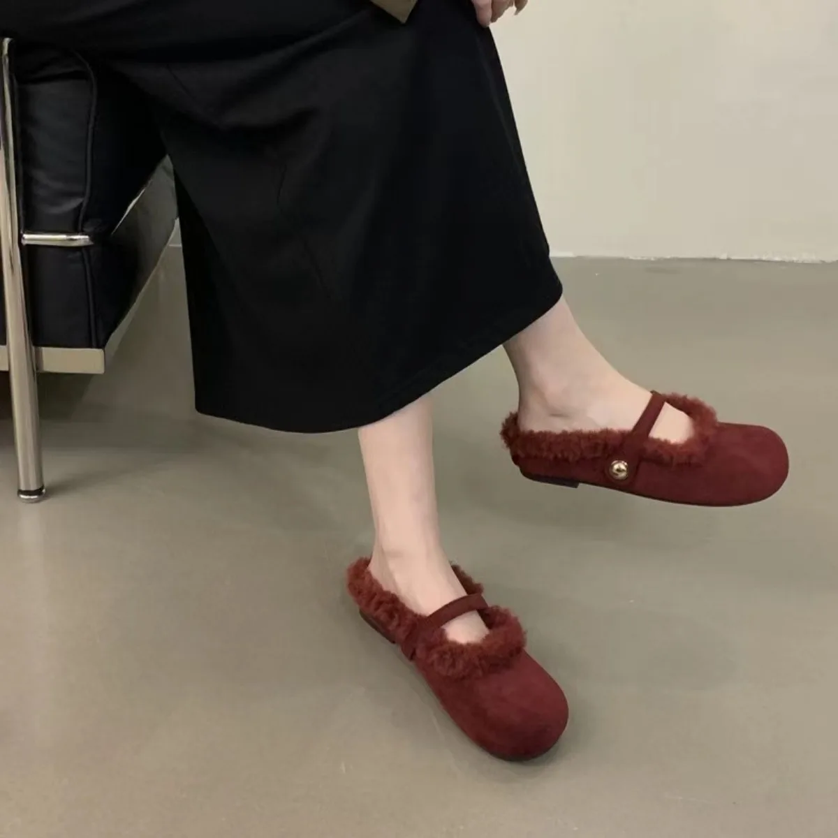 Zapatillas Baotou planas con punta redonda para mujer, zapatos informales individuales con acabado mate de terciopelo, mocasines cómodos para mujer, novedad de 2025