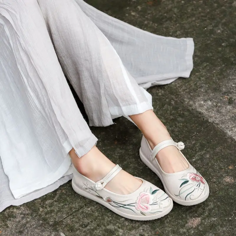 Antique Shoes Embroidered Shoes Old Beijing Cloth Shoes Soft Sole Comfortable Ethnic Hanfu Shoes Chinese Style Embroidered Shoes