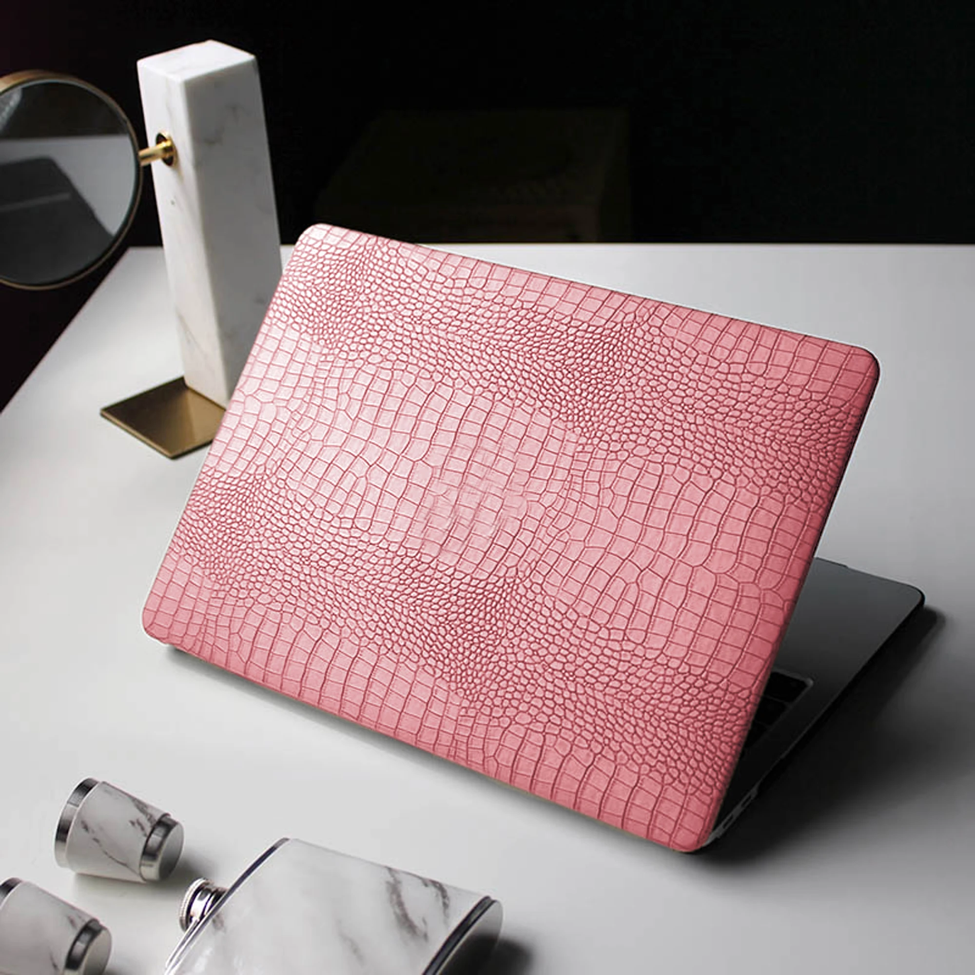 3D Pink Crocodile MacBook Case, Abstract Laptop Case for MacBook Air 13 Macbook Pro 13 16 14 15 A1990 With Cutting Out Logo