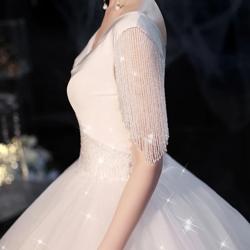 

A new fairy-tale-neck elegant and dreamy dress with trailing finish