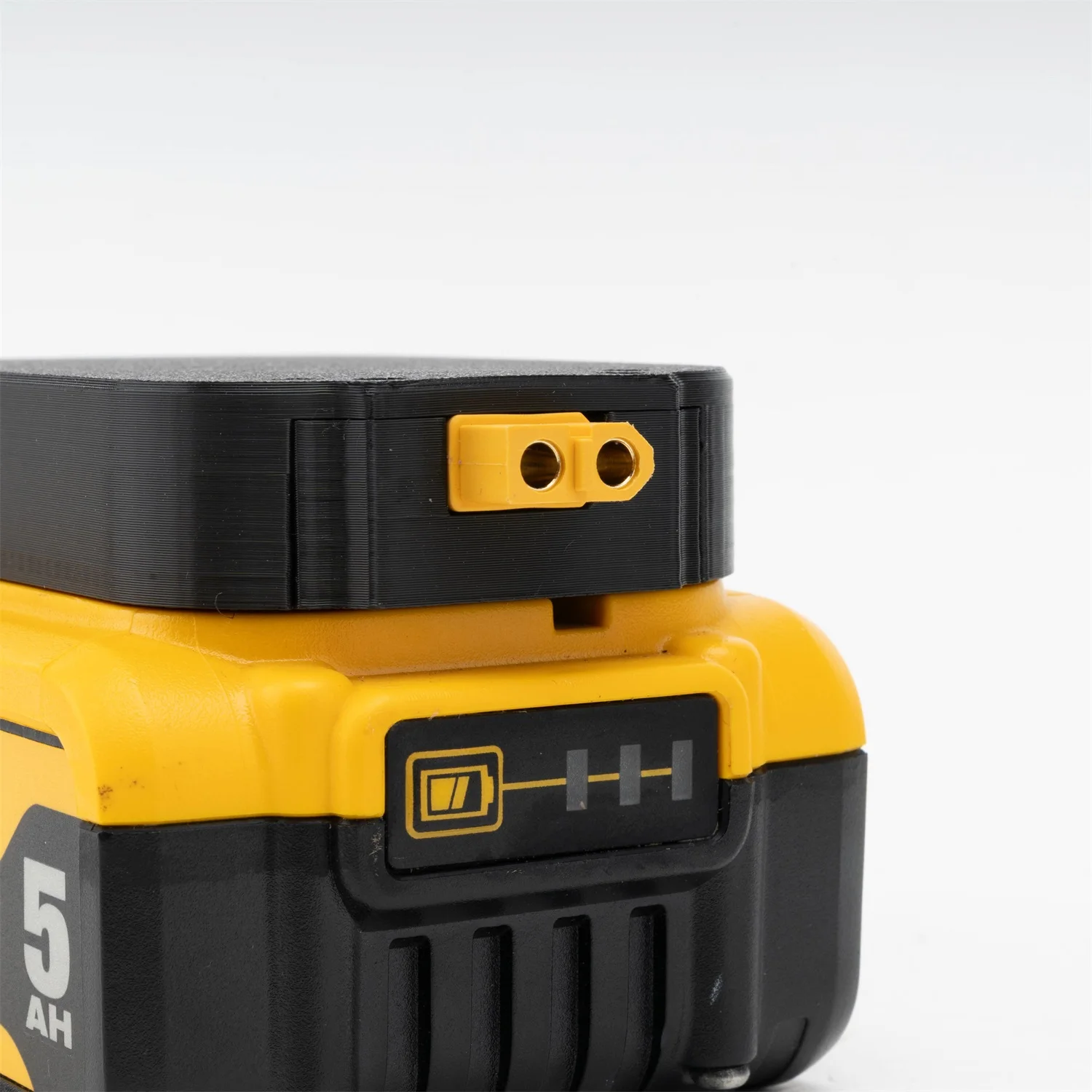 

XT60 Female Socket 20V Battery Adapter for DeWalt 20V Li-ion TO XT60 Male Interface, Power Supply Converter for Outdoor Use