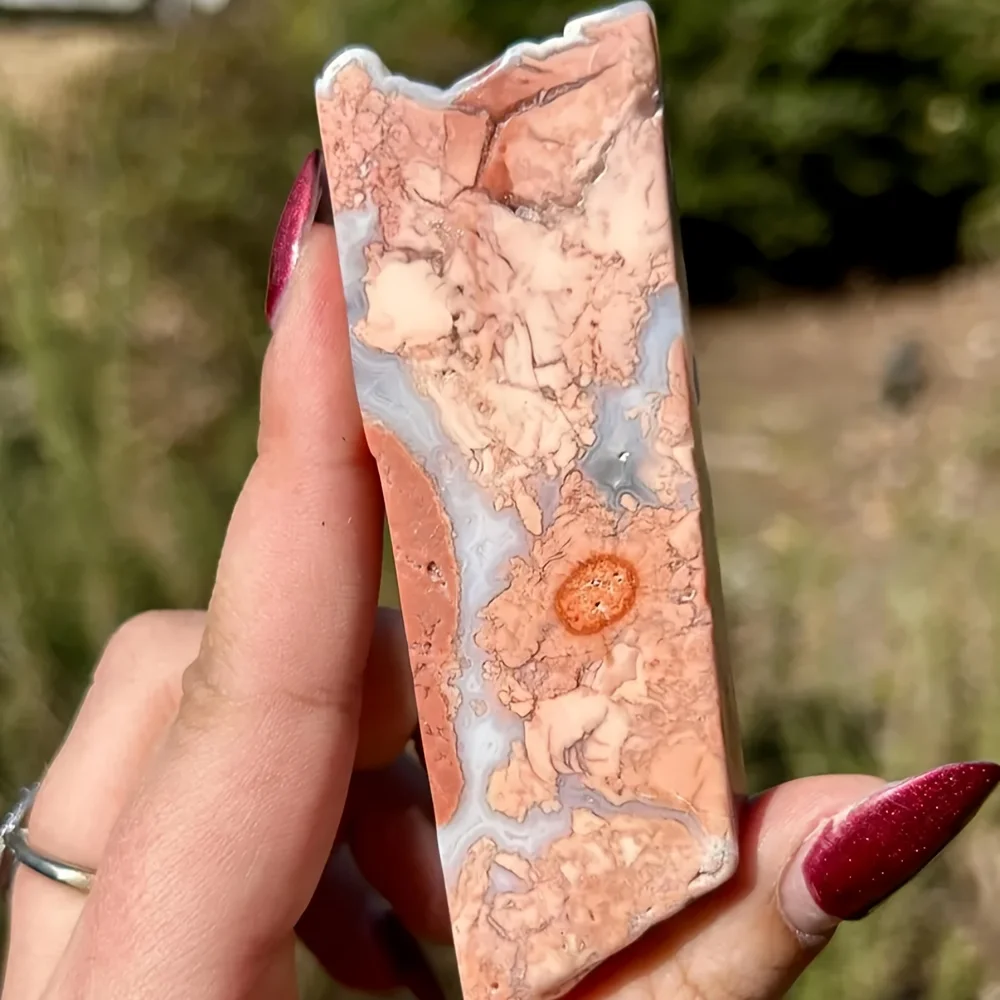 

1 шт. кристаллический ломтик розового агата - розовый лепестковый агат произвольной формы, плоский полированный кристалл с яркими завитками и мрамором, домашний декор