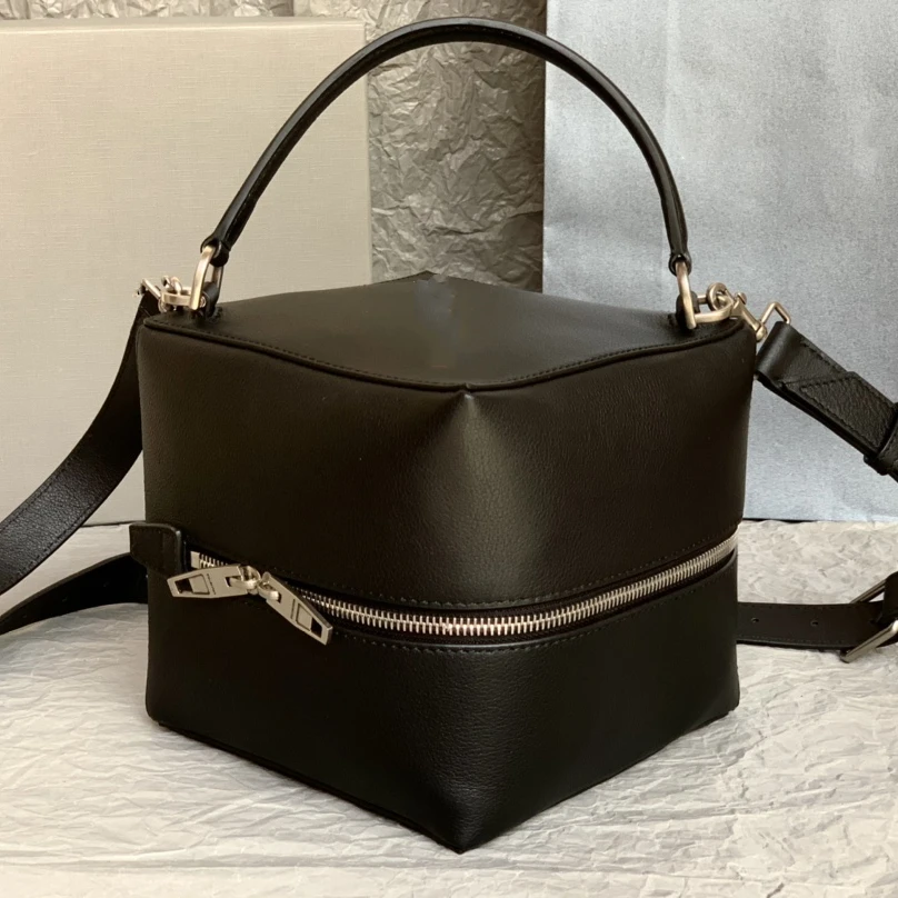 

2025 Luxury Designer Bag Handbag Famous Brand Portable Handheld Storage Bag Genuine Leather Large Capacity Makeup Storage Bag