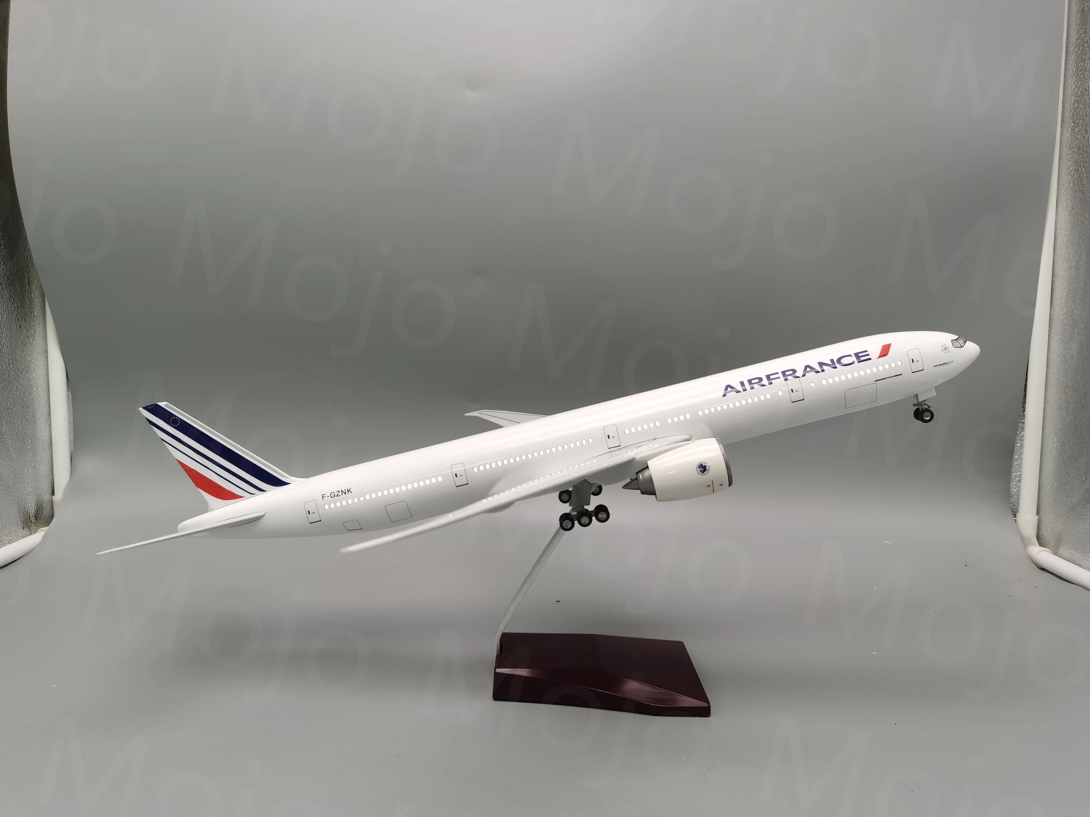 47CM Air France 777 Model Plane 1/157 Scale B777 Aircraft Air France Airlines W Light and Wheel Landing for Collection