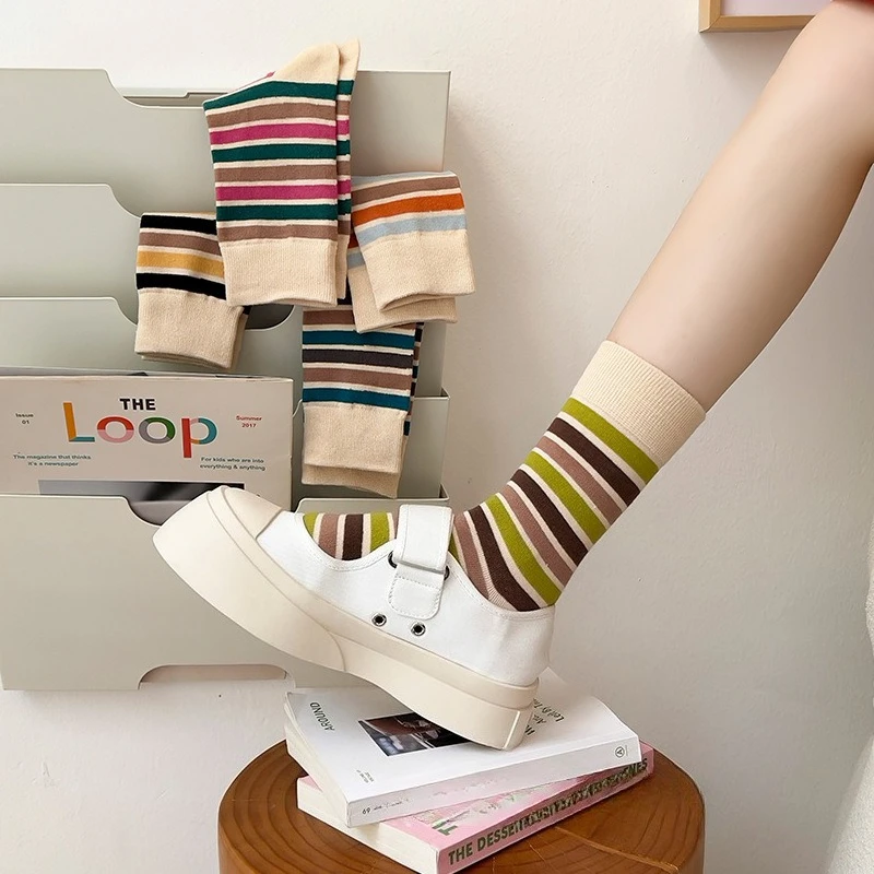 

Красочные полосатые носки для женщин, уличные носки в корейском стиле, повседневные модные спортивные носки в стиле Харадзюку в стиле хип-хоп для скейтборда, женские