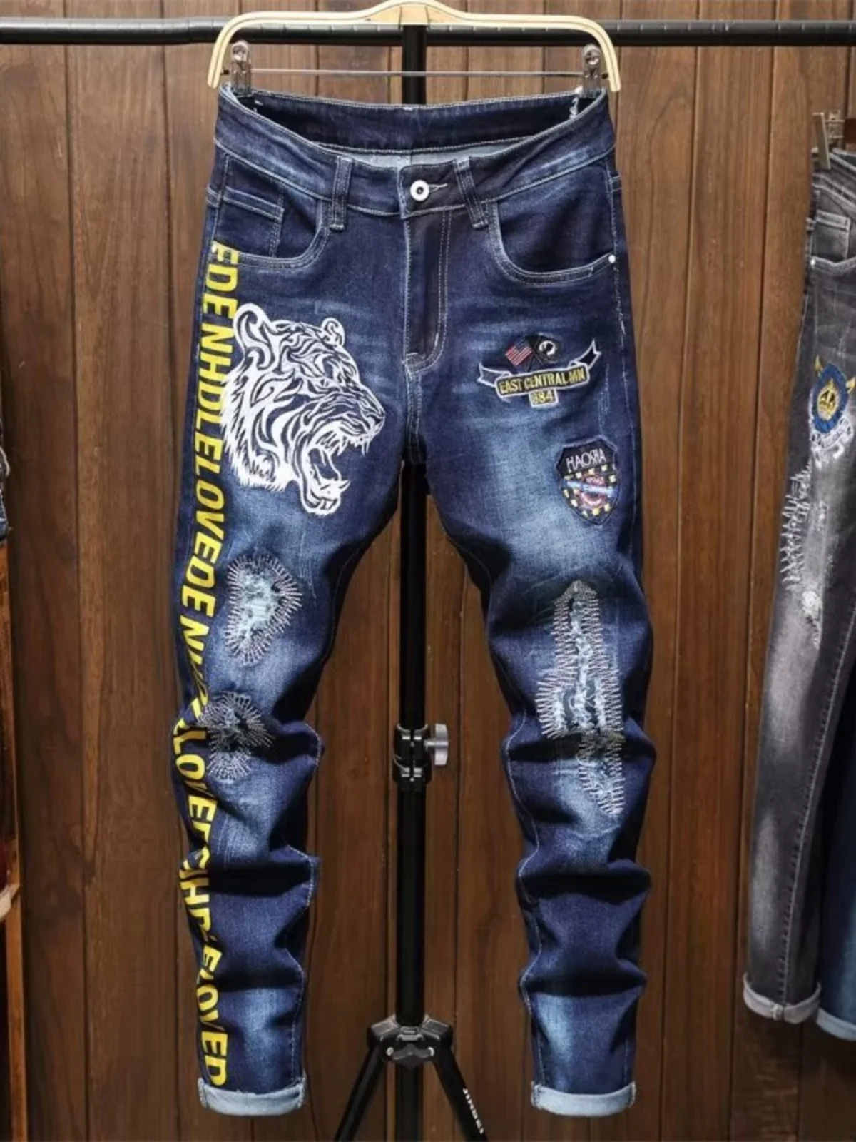 

Men's Slim Fit Jeans 2024 New Spring Summer Embroidered Print Elastic Trendy Brand Hole Youth ular Long Pants Casual Wear