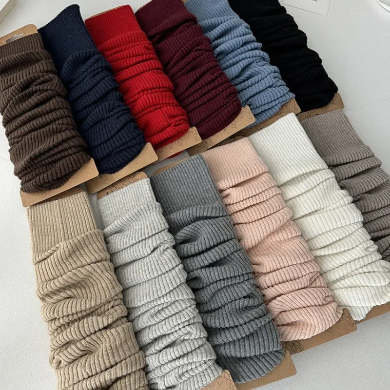 

Soft and skin-friendly cashmere sock, white leg guard, school-style JK, pile up sock trend