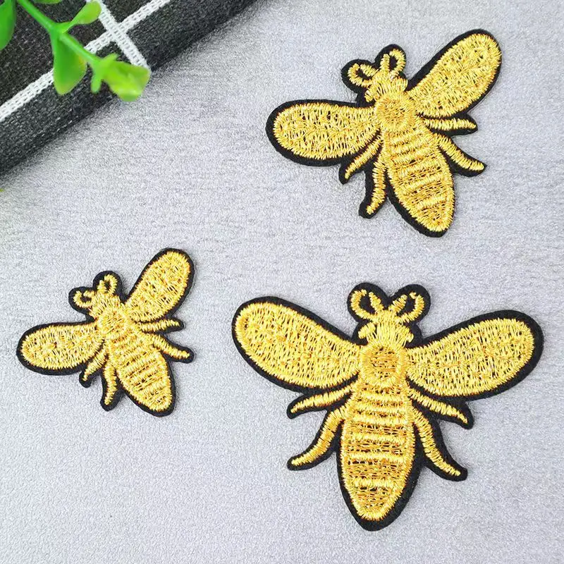 1Pcs Embroidery Gold Silver Bee Patches Cartoon Insect Sticker DIY Sewing Fabric Appliques Handmade Badge For Clothes Bag Hat