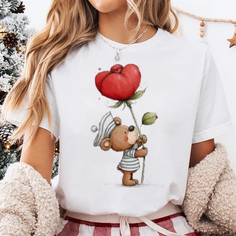 Camiseta con estampado de flores rojas para mujer, camiseta informal con estampado de oso bonito, camiseta blanca con estampado estético de cuello redondo para mujer
