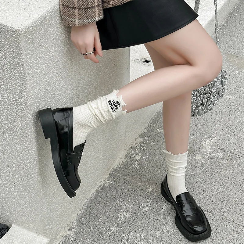 Perforated Women's Socks, Street Trend Fashion Embroidered Perforated Mid-leg Socks, Korean Version Casual Cotton Socks