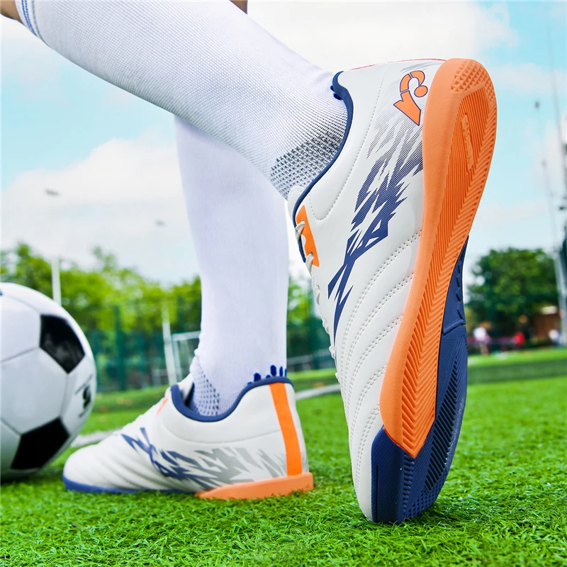 Indoor Soccer Shoes Men Futsal Sneakers Non Slip Youth Society Football Boot Outdoor Training Trainers Fashion Male Sneakers