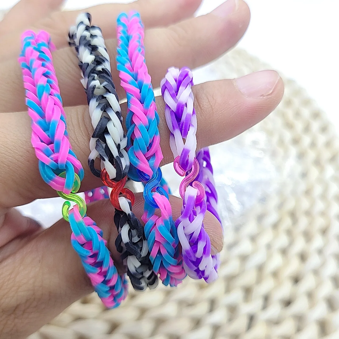 50Pcs/100Pcs/300Pcs S-Shaped Rubber Band Clips, [Rubber Bands Not Included], Handmade Bracelet Hooks, DIY Friendship Bracelet Making Refill Kit, DIY Crafts