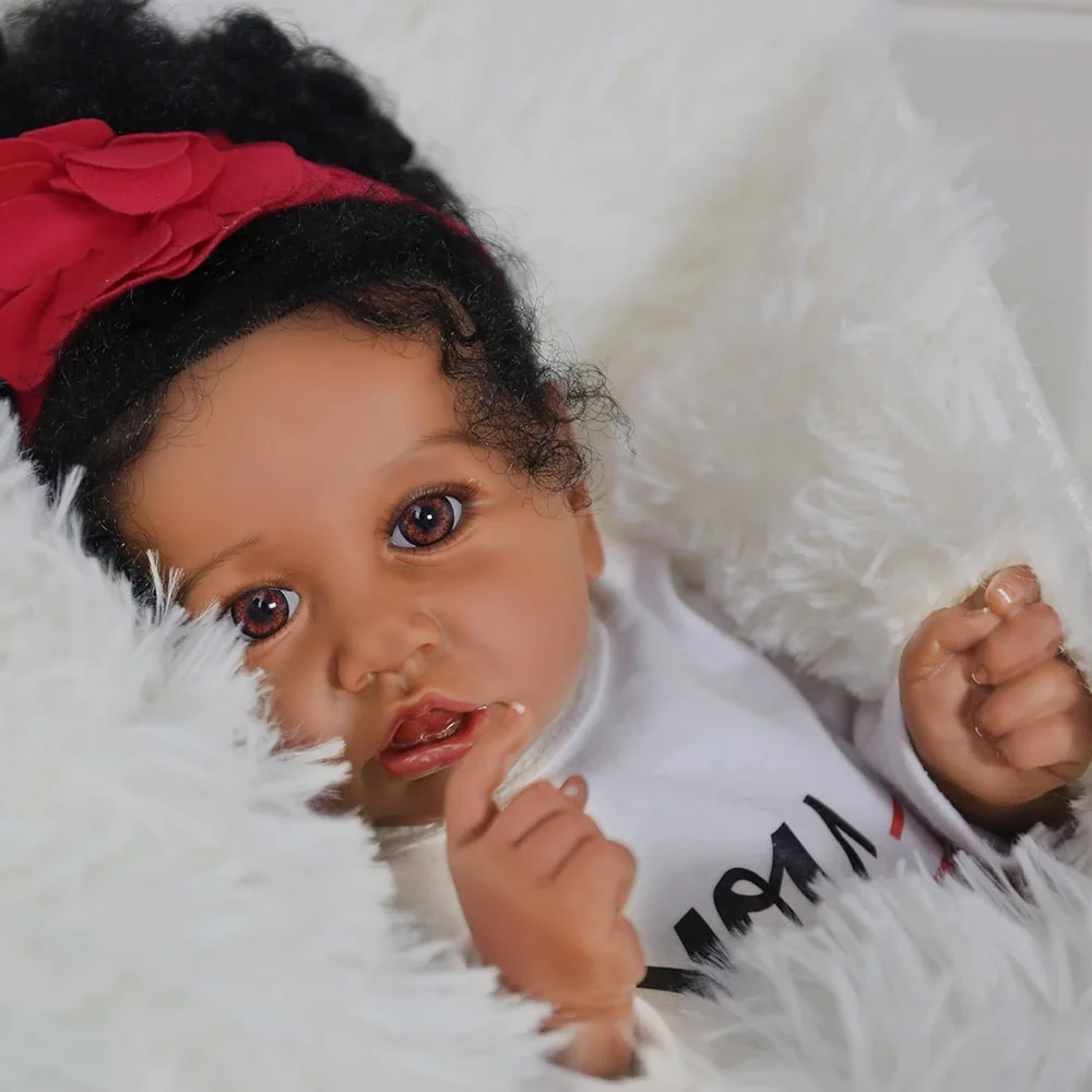 50 cm Babypuppe wie echtes Silikon, wiedergeborene Babys, afroamerikanisches Mädchen, Stoffkörper, verwurzeltes Haar, realistisch bemalt, Geschenk für Neugeborene