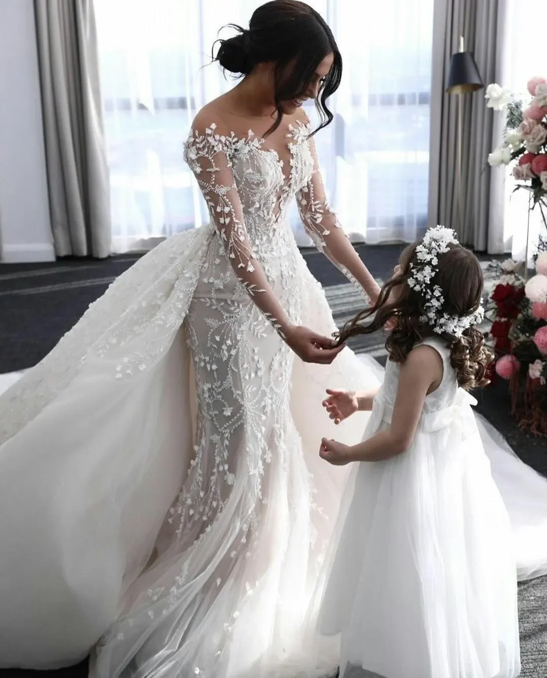 Custom Luxury Mermaid Wedding Dresses Jewel Neck Long Sleeves Sexy Illusion Lace Appliques Tulle Detachable Train Formal Bridal