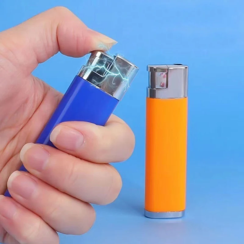 Regalo creativo de parodia de encendedor falso de descarga eléctrica de broma EDC portátil al aire libre