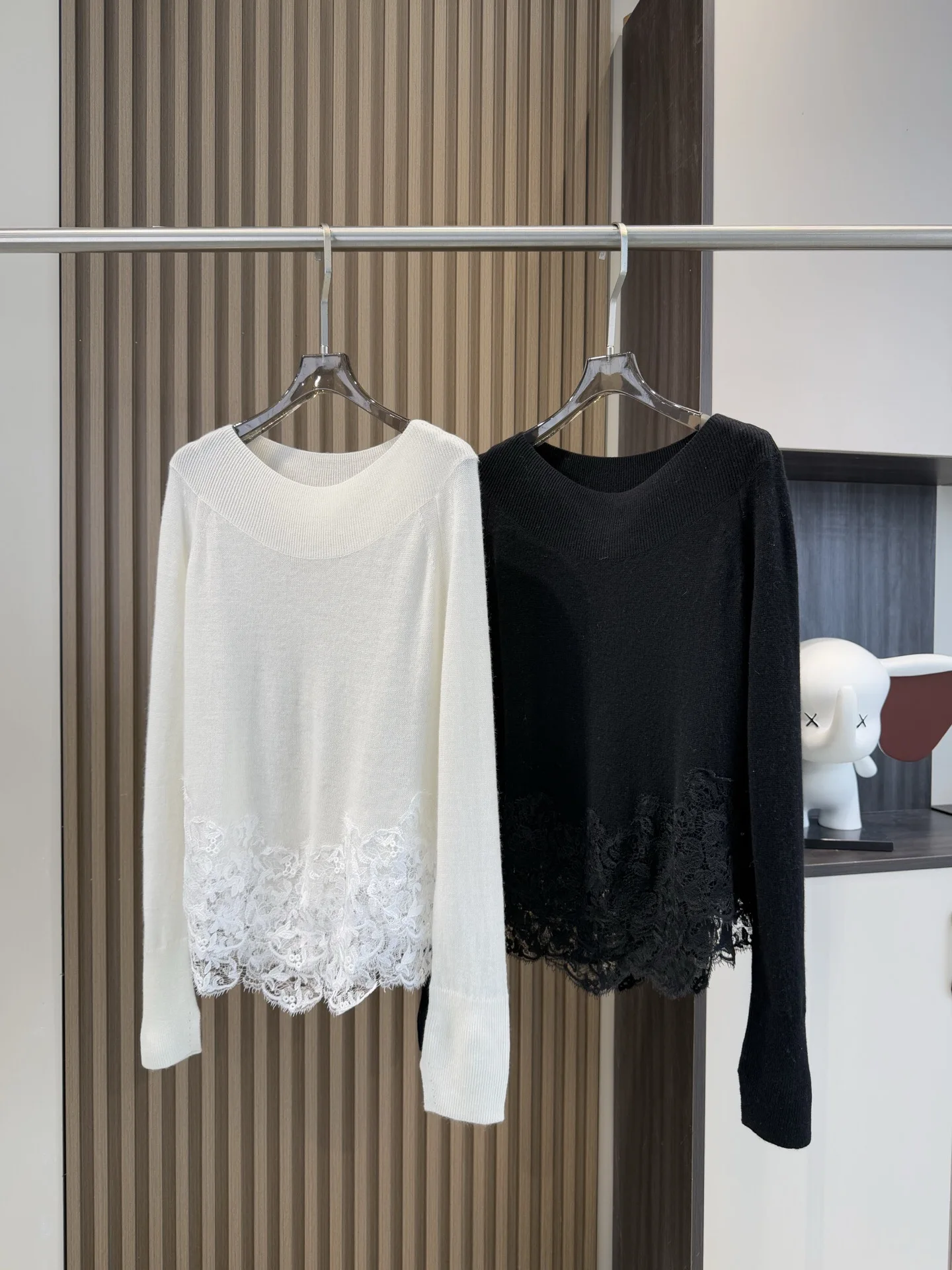 Designer Wool Cashmere Blend Knit Top Women Scalloped Eyelash Lace Hem Elegant Loose Sweater High-End Black Ivory Jumper