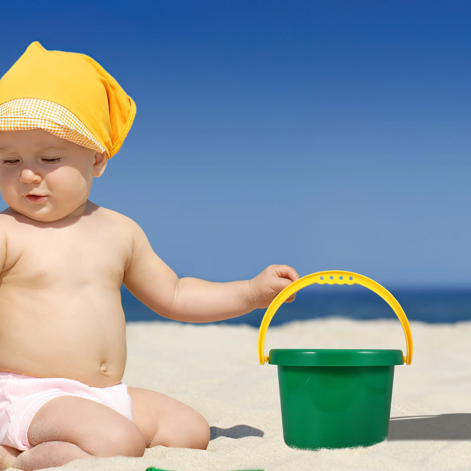 دلو رمل للشاطئ في الهواء الطلق من البلاستيك، متين وخفيف الوزن وغير قابل للانزلاق، دلو صيفي متعدد الأغراض على شاطئ البحر، حفر رمل محمول