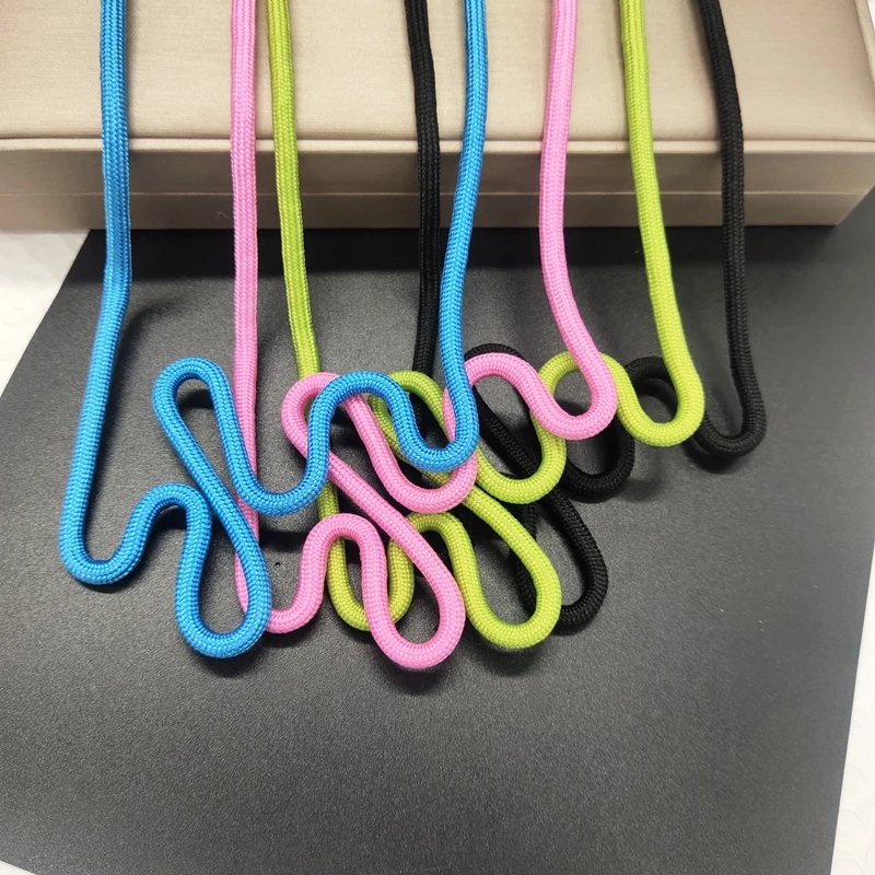 Cadena de suéter para mujer, collar de cuerda negra colorida, collar de laberinto geométrico, colgante, regalo de joyería Simple para mujer