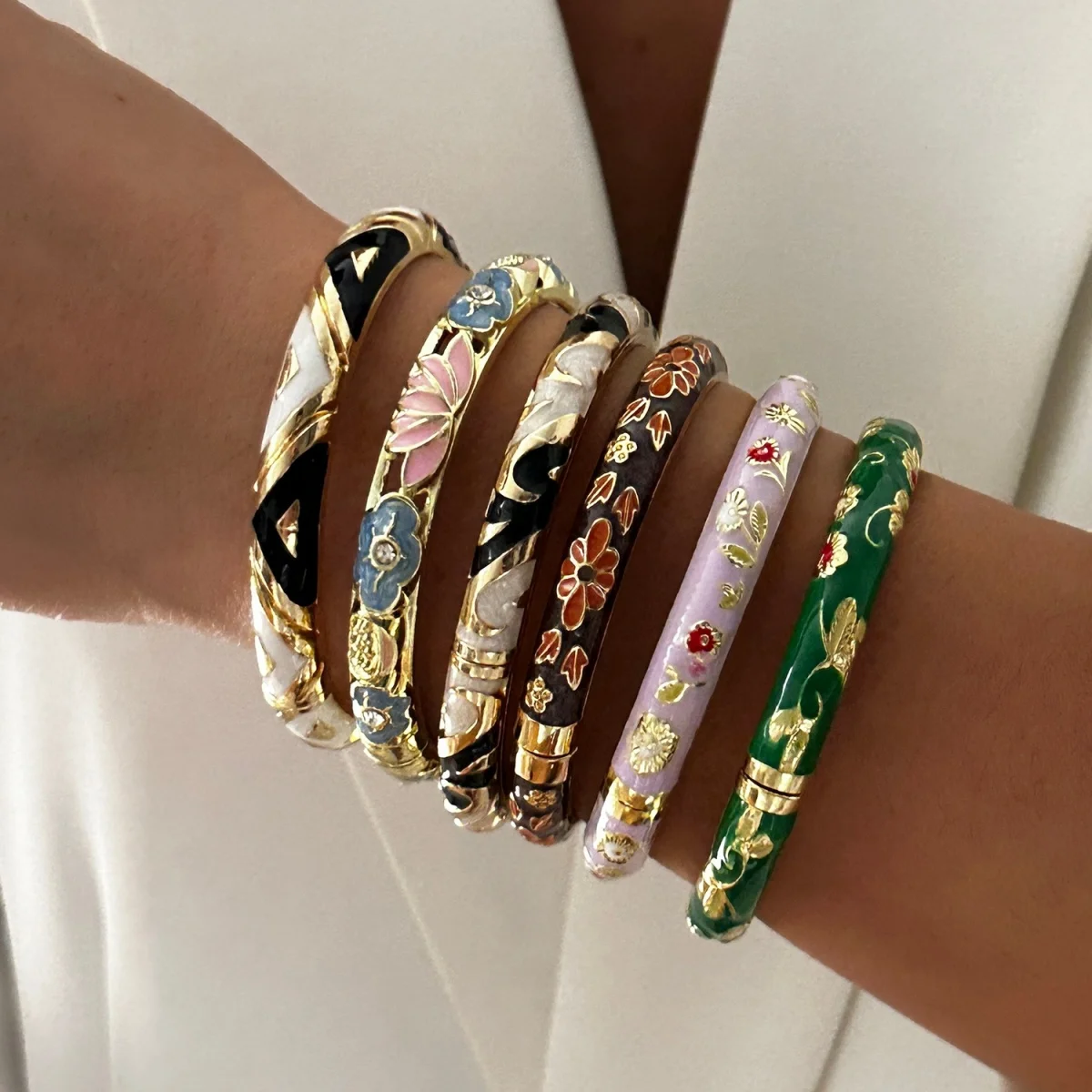 Vintage-Emaille-Armbänder mit Blumenmuster für Damen und Herren, Retro, bunt, kontrastierend, Gänseblümchen, elegant, modischer Schmuck – Detail 14