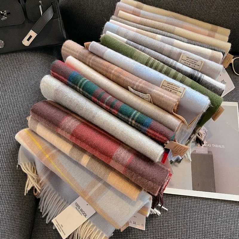 2025 Brand - New 100% Wool Scarf Unisex for Couples All - match Warm Scarf for Autumn and Winter with British Retro Design
