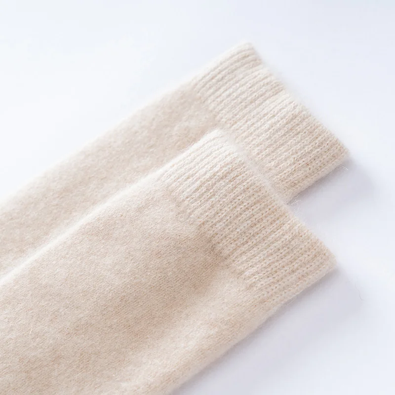 2025 100% الكشمير الخالص تخزين المرأة محبوك جوارب يمكن السير بها على الأرض شتاء دافئ المنزل الفاخرة عالية الجوارب لينة في الداخل عيد الميلاد